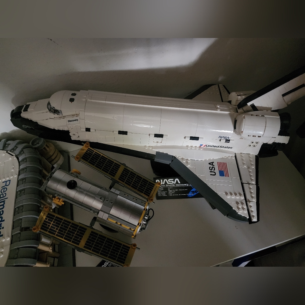 Lego Space Shuttle Discovery